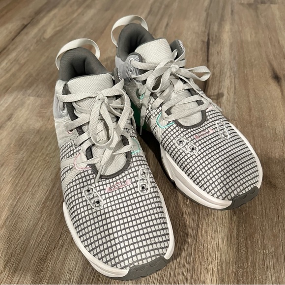 {preloved} Men’s  Gray/ Mint Green Nike Lebron’s Witness - Picture 3 of 9